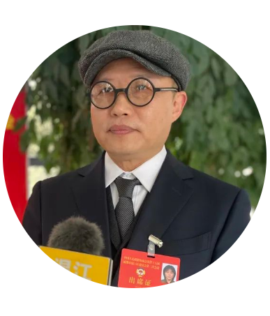 2月13日下午，下载bst365_365封号提现了没到账_365bet体育赌博第十五届成都市温江区委员会第二次会议举行小组会议。成都市副市长、区委书记王乾在开幕大会上所作的题为《城市向善 自带光芒》的讲话，引起广大下载bst365_365封号提现了没到账_365bet体育赌博委员热议。大家纷纷表示，讲话饱含深情、充满善念，既有对过去一年温江发展的深情回望，也有在开局之年走向美好未来的精神指引，让人倍感振奋、备受鼓舞，将切实围绕区委区政府中心工作精准履职尽责，不断提高政治把握能力、调查研究能力、联系群众能力、合作共事能力。